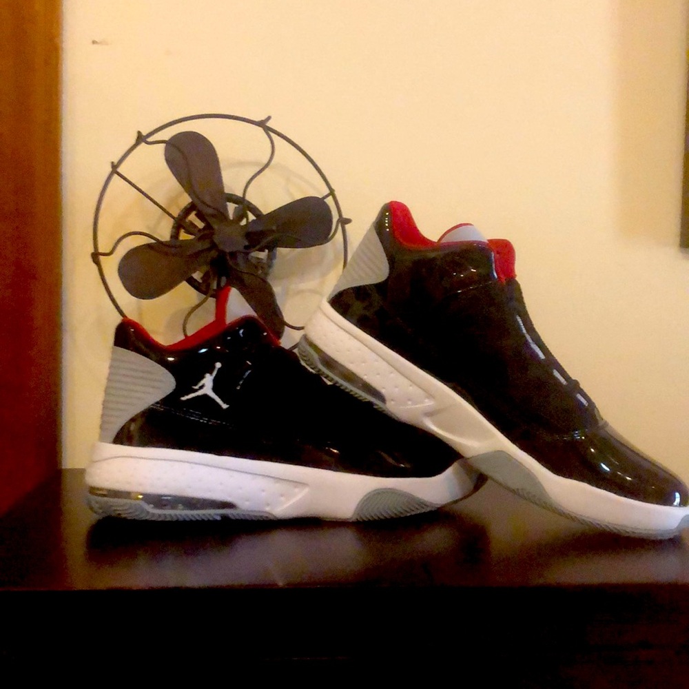 💯 Sold NWOT Jordan with Box